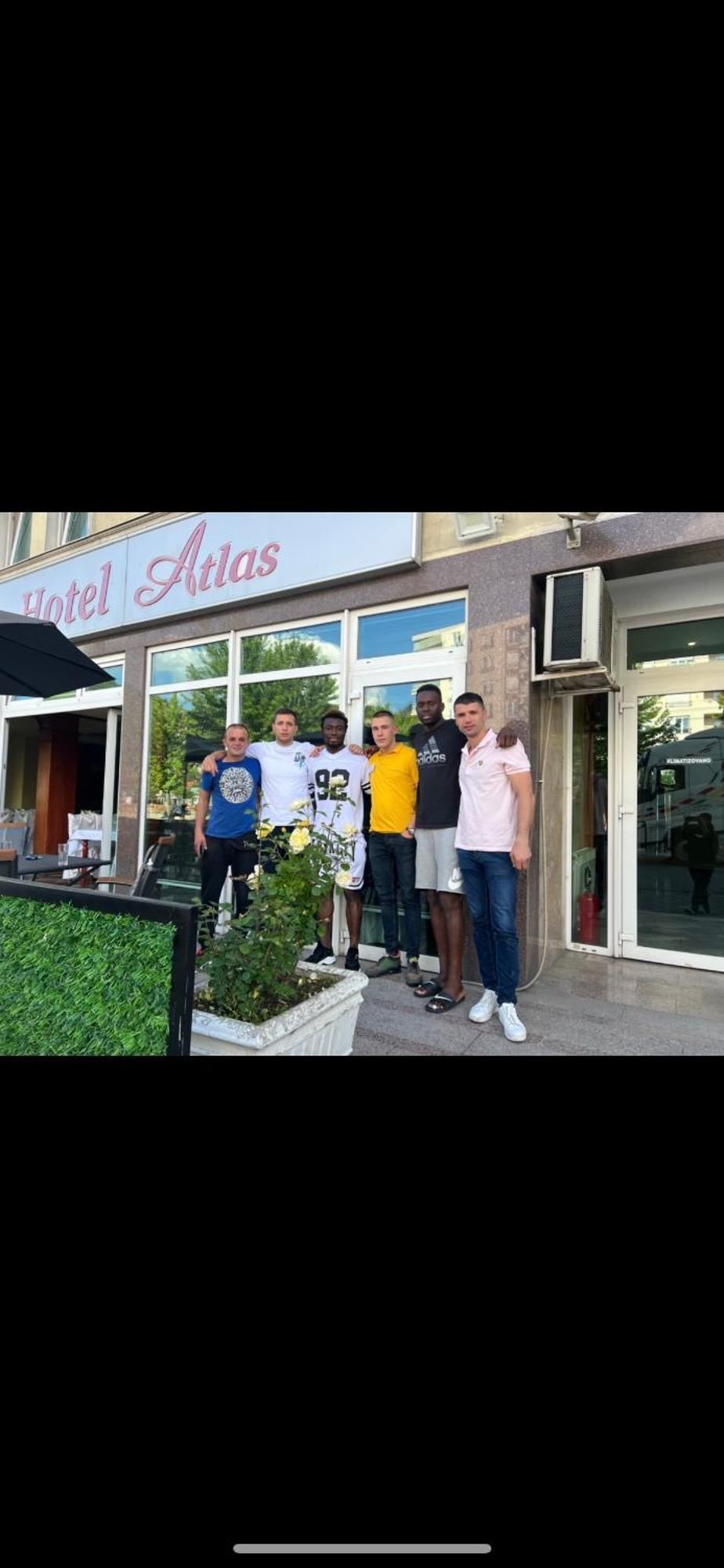 Hotel Atlas Нови пазар Екстериор снимка