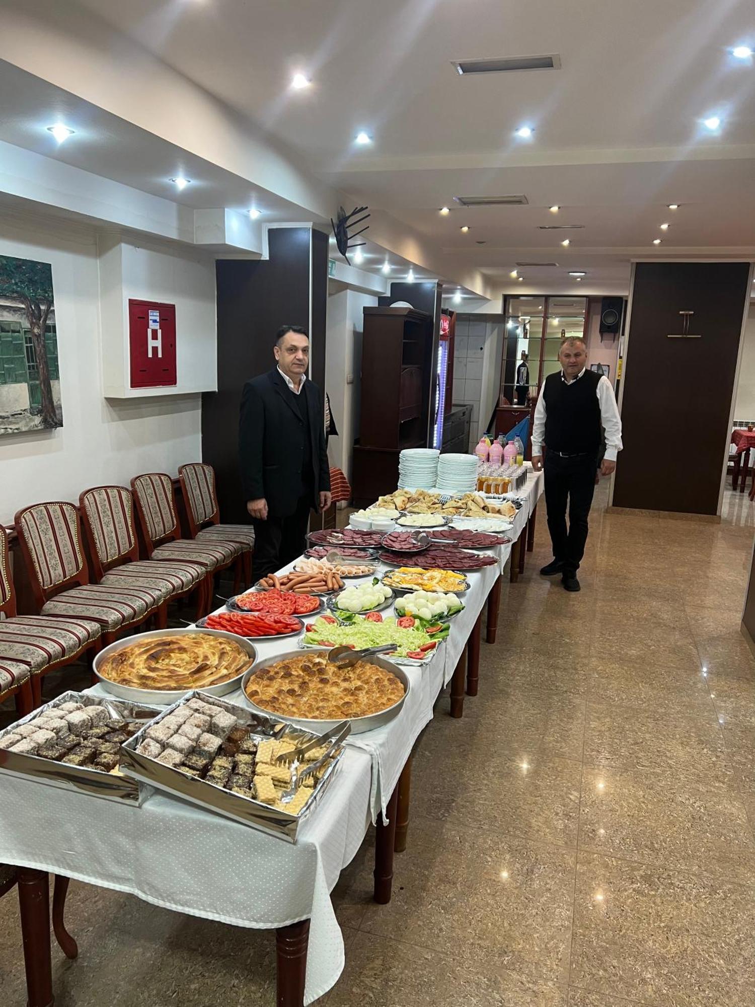 Hotel Atlas Нови пазар Екстериор снимка