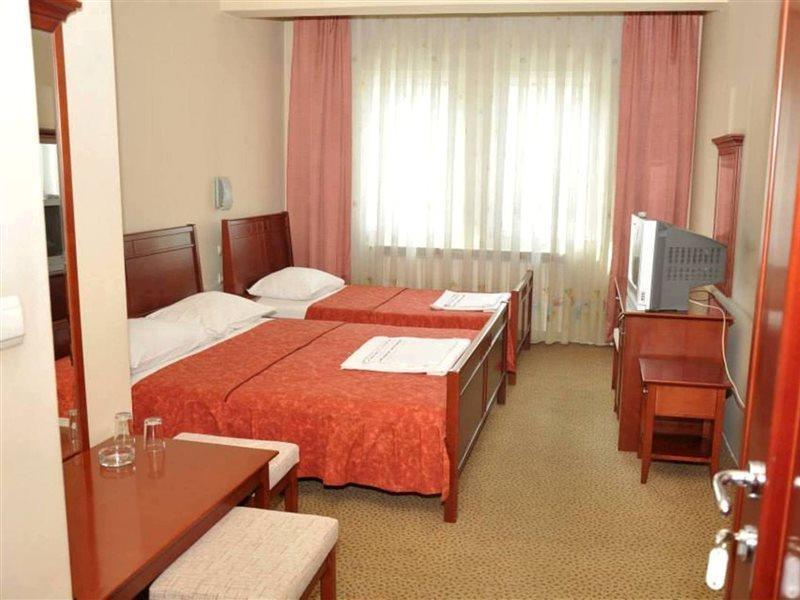 Hotel Atlas Нови пазар Екстериор снимка