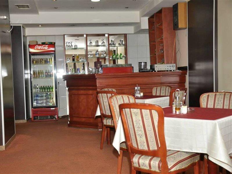 Hotel Atlas Нови пазар Екстериор снимка