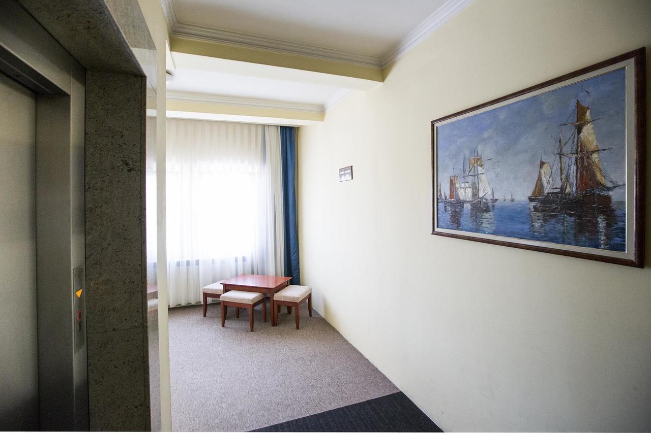 Hotel Atlas Нови пазар Екстериор снимка