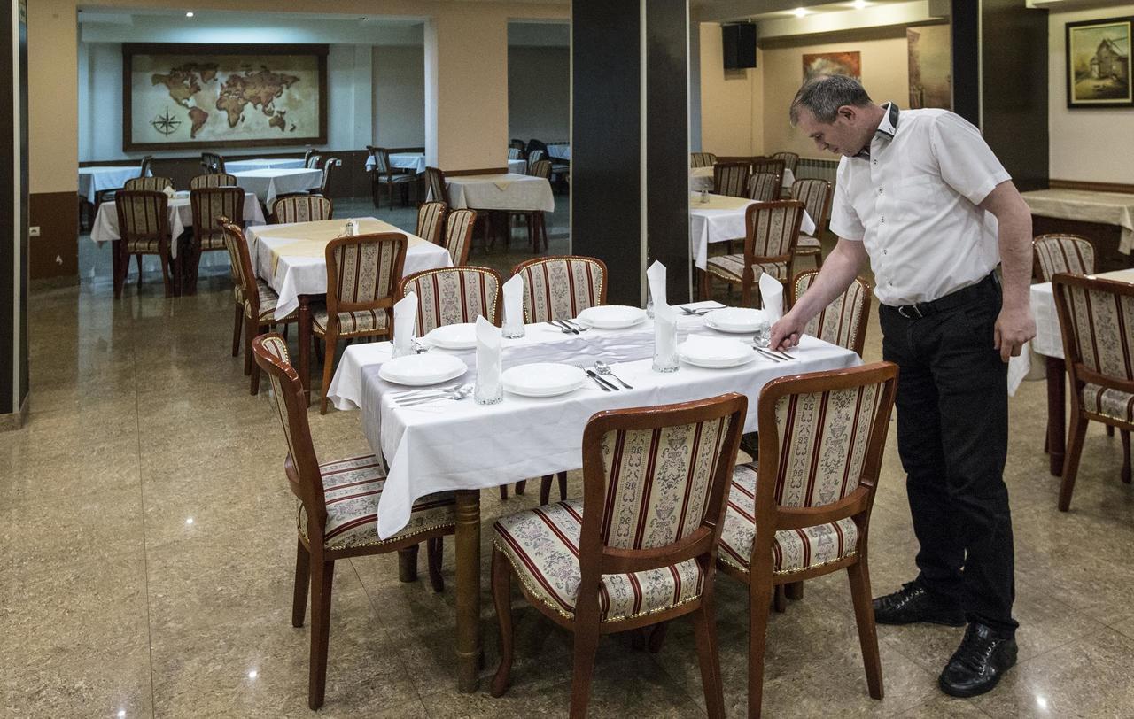 Hotel Atlas Нови пазар Екстериор снимка