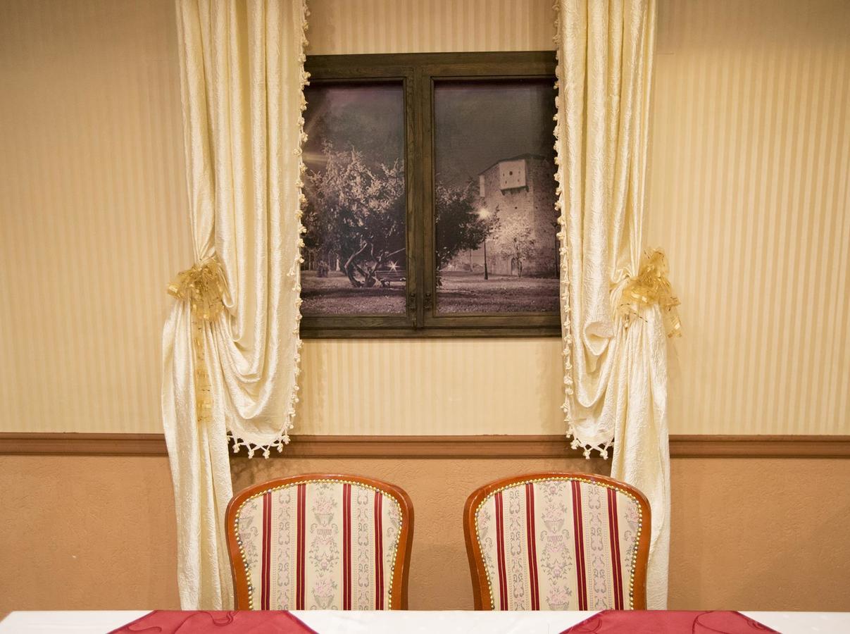 Hotel Atlas Нови пазар Екстериор снимка